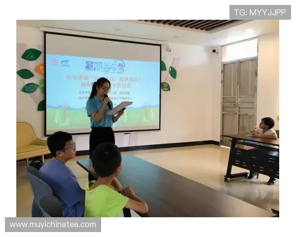 墨韵飞扬，青春筑梦——铃里高校书道部：笔尖上的艺术与成长